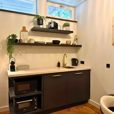 Bij Germaine Bed & Breakfast 3*